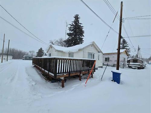 1 Selkirk Avenue, Hughenden, AB - Outdoor