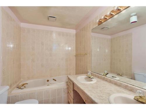 38524 Rge Rd 22-1, Rural Stettler No. 6, County Of, AB - Indoor Photo Showing Bathroom