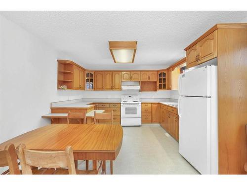 38524 Rge Rd 22-1, Rural Stettler No. 6, County Of, AB - Indoor Photo Showing Kitchen