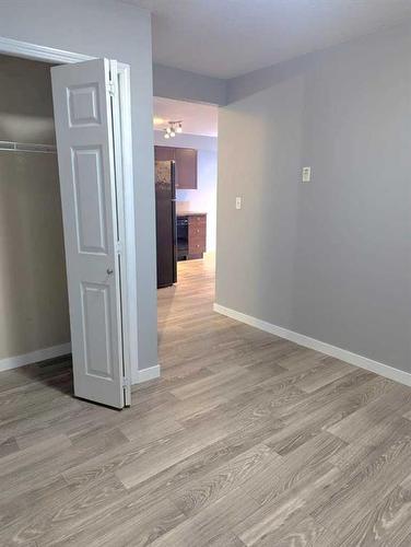 109-3 Broadway Rise, Sylvan Lake, AB - Indoor Photo Showing Other Room