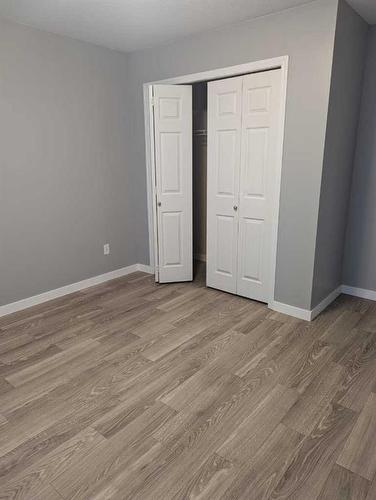 109-3 Broadway Rise, Sylvan Lake, AB - Indoor Photo Showing Other Room