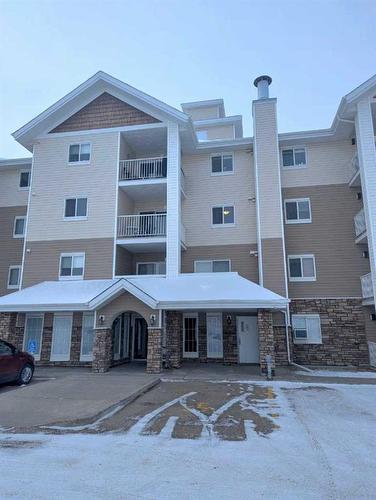 109-3 Broadway Rise, Sylvan Lake, AB - Outdoor With Facade