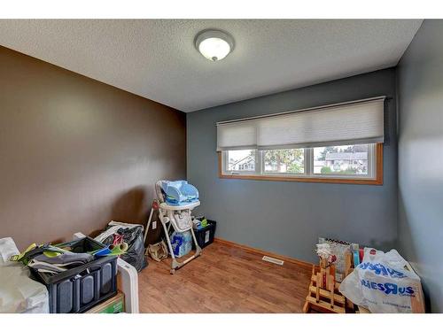 533 2Nd Avenue, Elnora, AB - Indoor