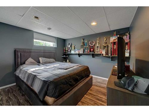 533 2Nd Avenue, Elnora, AB - Indoor Photo Showing Bedroom