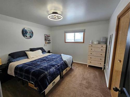 11104 Hwy 599, Rural Paintearth No. 18, County Of, AB - Indoor Photo Showing Bedroom