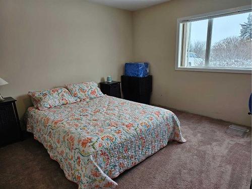 11104 Hwy 599, Rural Paintearth No. 18, County Of, AB - Indoor Photo Showing Bedroom