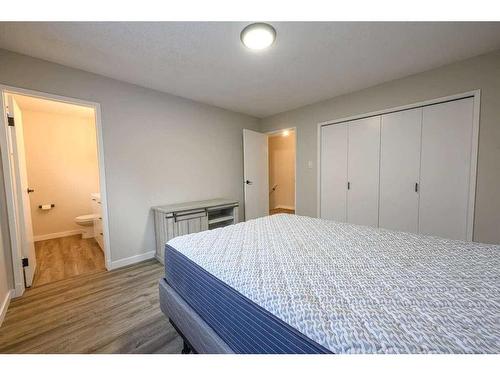 7622 103 Street, Grande Prairie, AB - Indoor Photo Showing Bedroom