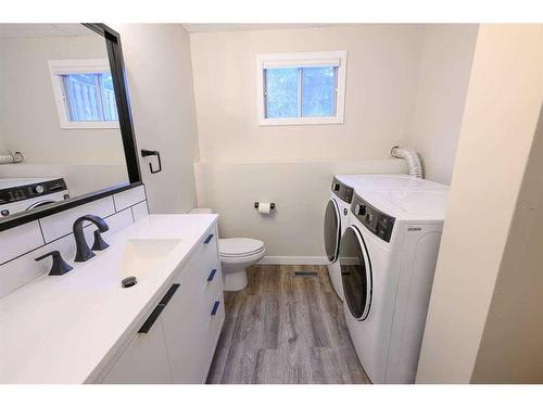 7622 103 Street, Grande Prairie, AB - Indoor Photo Showing Laundry Room