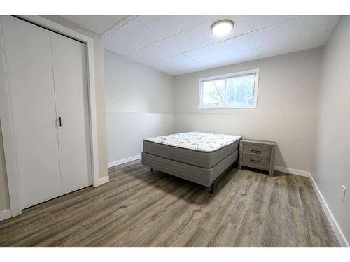 7622 103 Street, Grande Prairie, AB - Indoor Photo Showing Bedroom