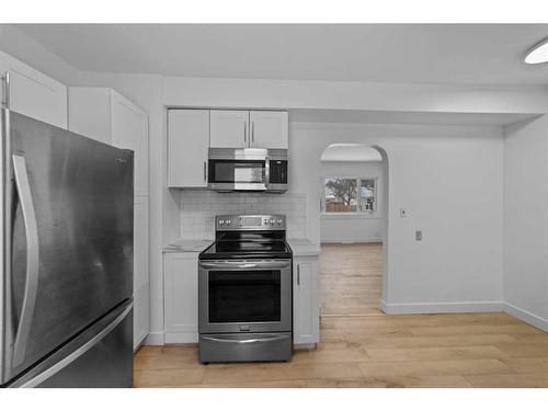 5219 50 Avenue, Camrose, AB - Indoor Photo Showing Kitchen