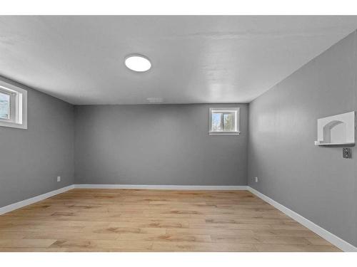 5219 50 Avenue, Camrose, AB - Indoor Photo Showing Other Room