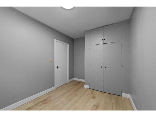 5219 50 Avenue, Camrose, AB - Indoor Photo Showing Other Room