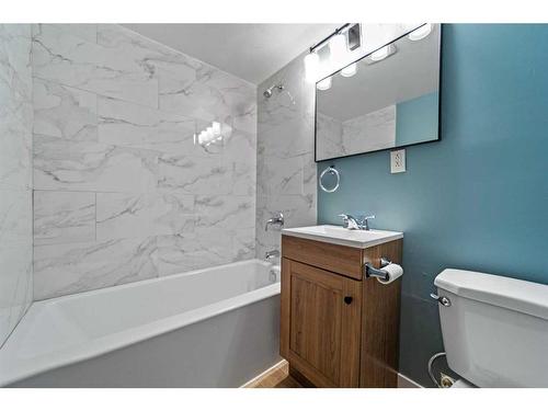 5219 50 Avenue, Camrose, AB - Indoor Photo Showing Bathroom