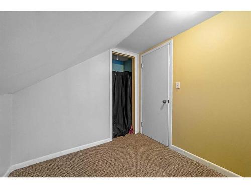 5219 50 Avenue, Camrose, AB - Indoor Photo Showing Other Room