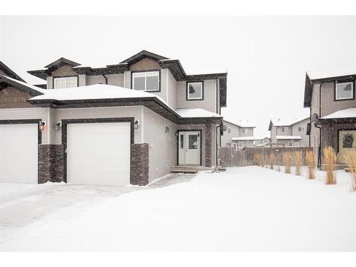 21 Pinetree Close, Blackfalds, AB - Outdoor With Facade