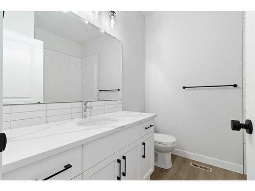 7 Ian Way, Sylvan Lake, AB - Indoor Photo Showing Bathroom