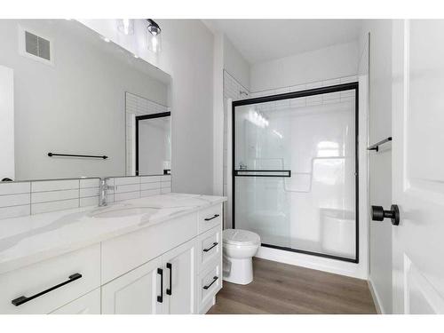 7 Ian Way, Sylvan Lake, AB - Indoor Photo Showing Bathroom