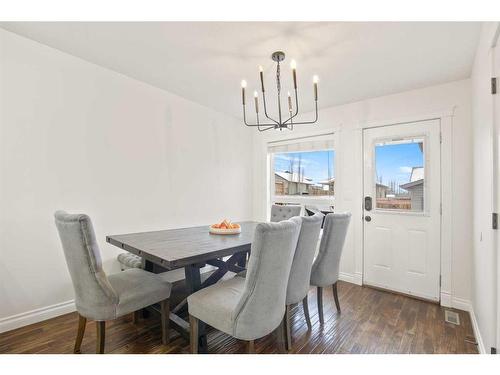 67 Ponderosa Avenue, Blackfalds, AB - Indoor Photo Showing Dining Room