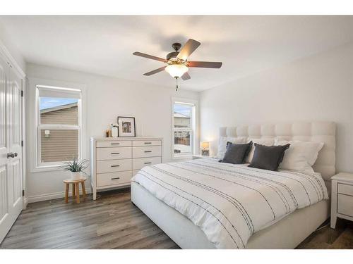 67 Ponderosa Avenue, Blackfalds, AB - Indoor Photo Showing Bedroom