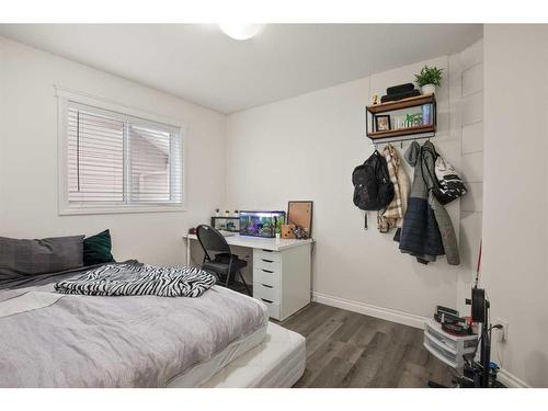 67 Ponderosa Avenue, Blackfalds, AB - Indoor Photo Showing Bedroom