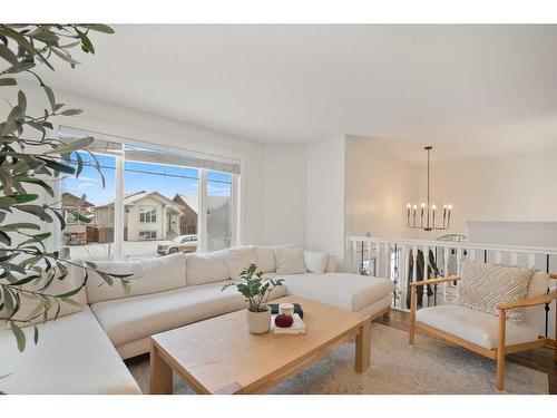 67 Ponderosa Avenue, Blackfalds, AB - Indoor Photo Showing Living Room