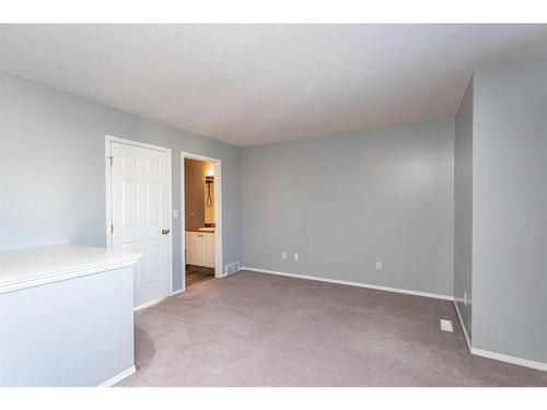 22-6300 Orr Drive, Red Deer, AB - Indoor Photo Showing Other Room