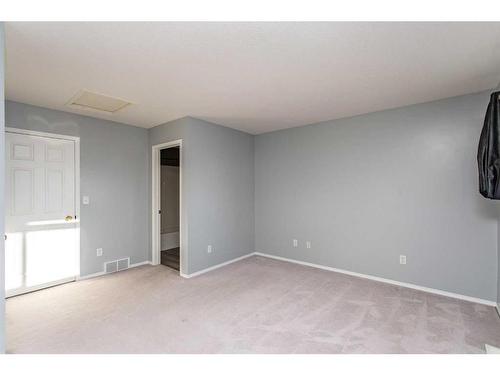 22-6300 Orr Drive, Red Deer, AB - Indoor Photo Showing Other Room