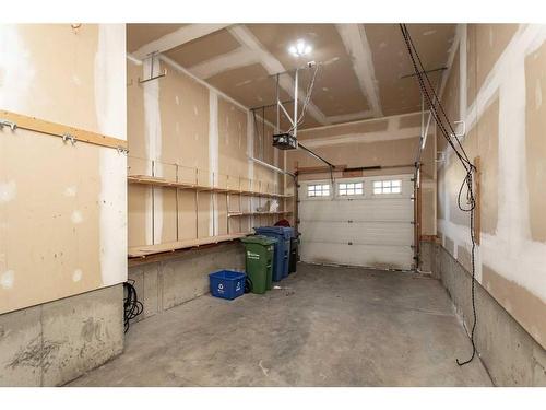 22-6300 Orr Drive, Red Deer, AB - Indoor Photo Showing Garage