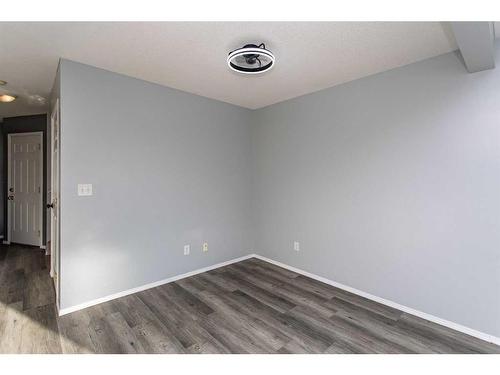 22-6300 Orr Drive, Red Deer, AB - Indoor Photo Showing Other Room