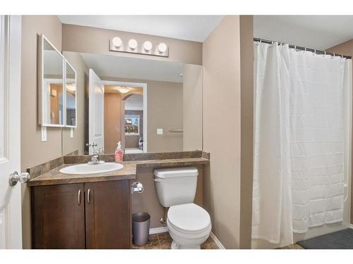 1013-31 Jamieson Avenue, Red Deer, AB - Indoor Photo Showing Bathroom