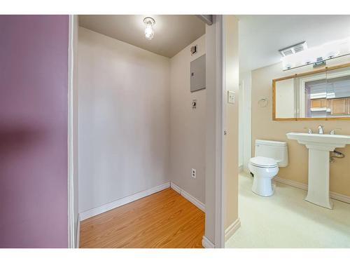 1108-4902 37 Street, Red Deer, AB - Indoor Photo Showing Bathroom