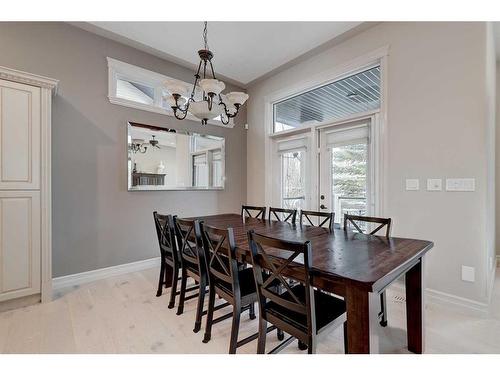 186 Alberts Close, Red Deer, AB - Indoor Photo Showing Dining Room