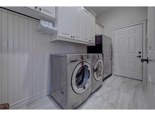 186 Alberts Close, Red Deer, AB - Indoor Photo Showing Laundry Room