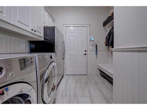 186 Alberts Close, Red Deer, AB - Indoor Photo Showing Laundry Room