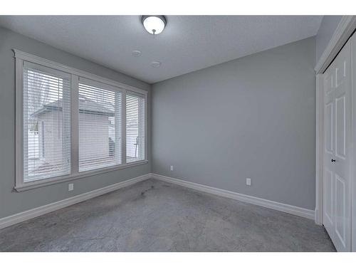 186 Alberts Close, Red Deer, AB - Indoor Photo Showing Other Room