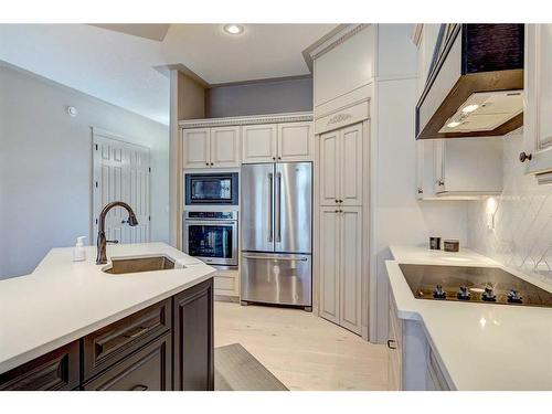 186 Alberts Close, Red Deer, AB - Indoor Photo Showing Kitchen With Upgraded Kitchen