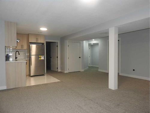 3305 44A Avenue, Red Deer, AB - Indoor Photo Showing Kitchen