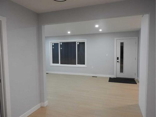 3305 44A Avenue, Red Deer, AB - Indoor Photo Showing Other Room