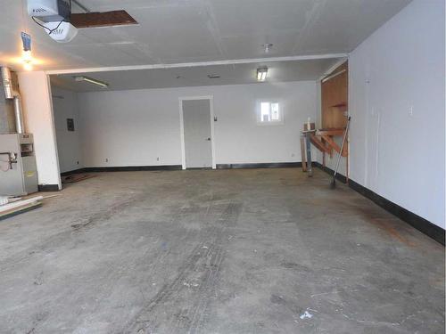 3305 44A Avenue, Red Deer, AB - Indoor Photo Showing Garage