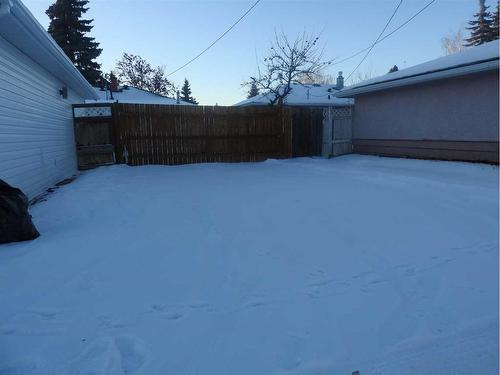 3305 44A Avenue, Red Deer, AB - Outdoor