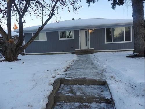 3305 44A Avenue, Red Deer, AB - Outdoor