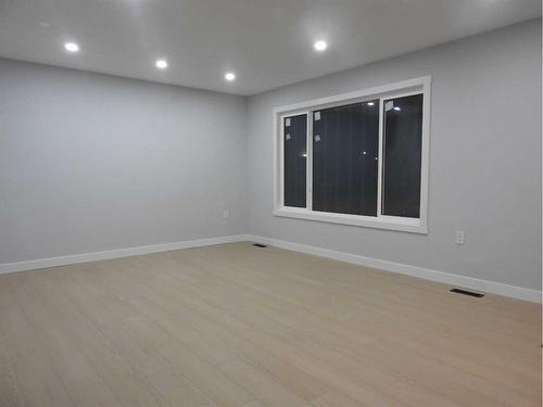 3305 44A Avenue, Red Deer, AB - Indoor Photo Showing Other Room