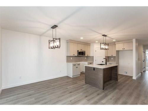 14 Artemis Place, Blackfalds, AB - Indoor Photo Showing Kitchen