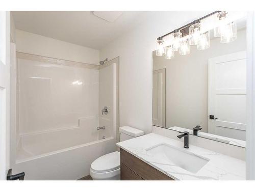 14 Artemis Place, Blackfalds, AB - Indoor Photo Showing Bathroom