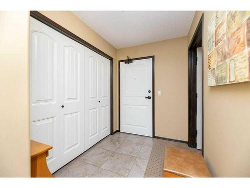 102-3515 49 Avenue, Red Deer, AB - Indoor Photo Showing Other Room