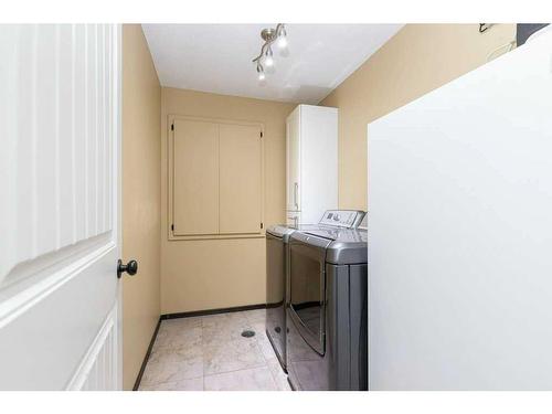 102-3515 49 Avenue, Red Deer, AB - Indoor Photo Showing Laundry Room