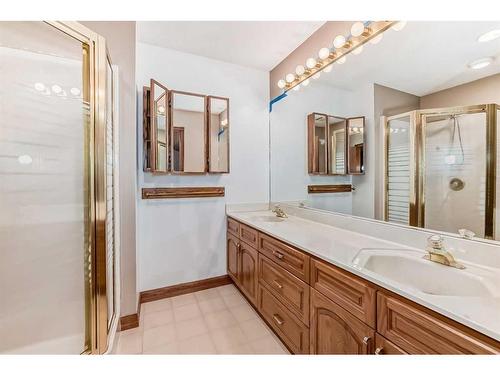 68 Payne Close, Red Deer, AB - Indoor Photo Showing Bathroom