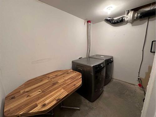 4523 45 Avenue Close, Rocky Mountain House, AB - Indoor Photo Showing Laundry Room