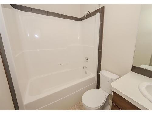 32 Tallman Close, Red Deer, AB - Indoor Photo Showing Bathroom