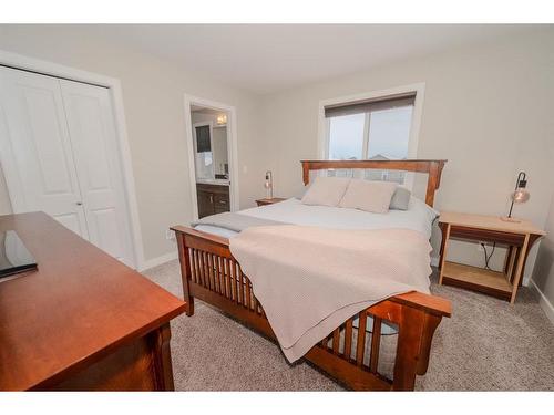 32 Tallman Close, Red Deer, AB - Indoor Photo Showing Bedroom